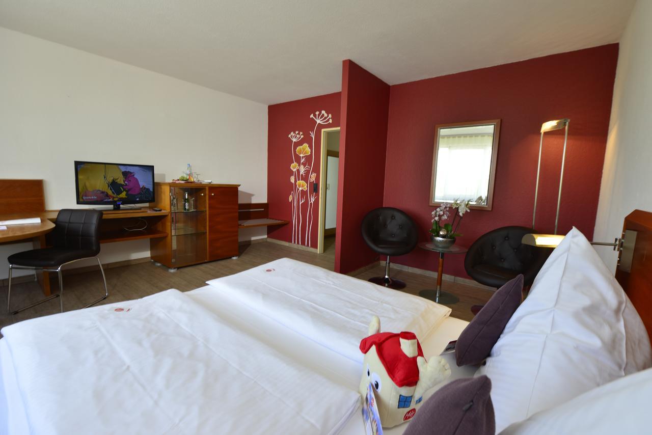 Michel Hotel Frankfurt Airport Rüsselsheim Eksteriør billede