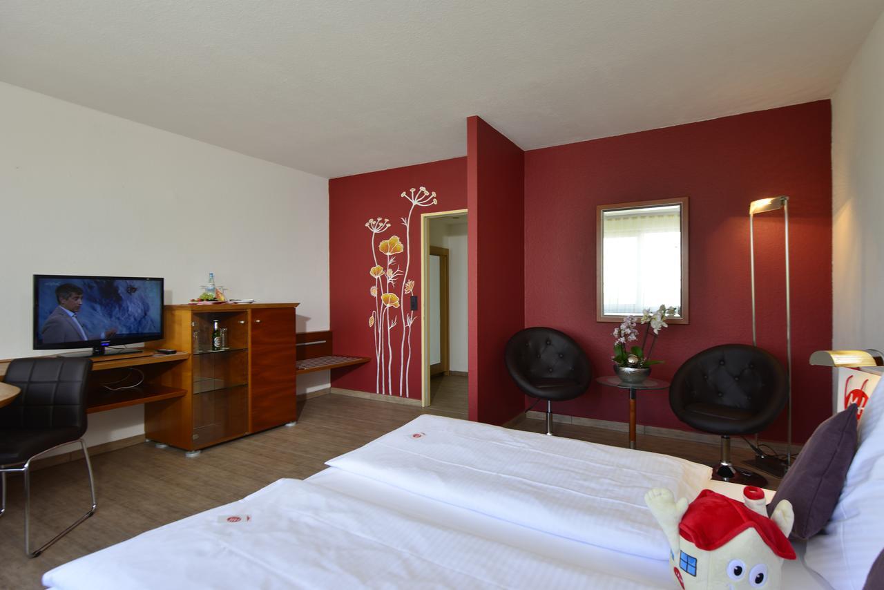 Michel Hotel Frankfurt Airport Rüsselsheim Eksteriør billede