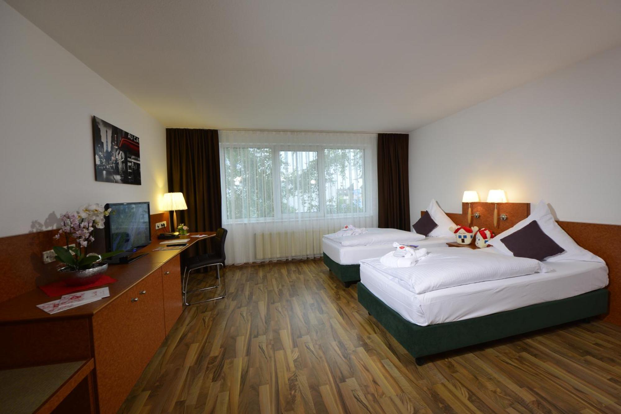 Michel Hotel Frankfurt Airport Rüsselsheim Eksteriør billede